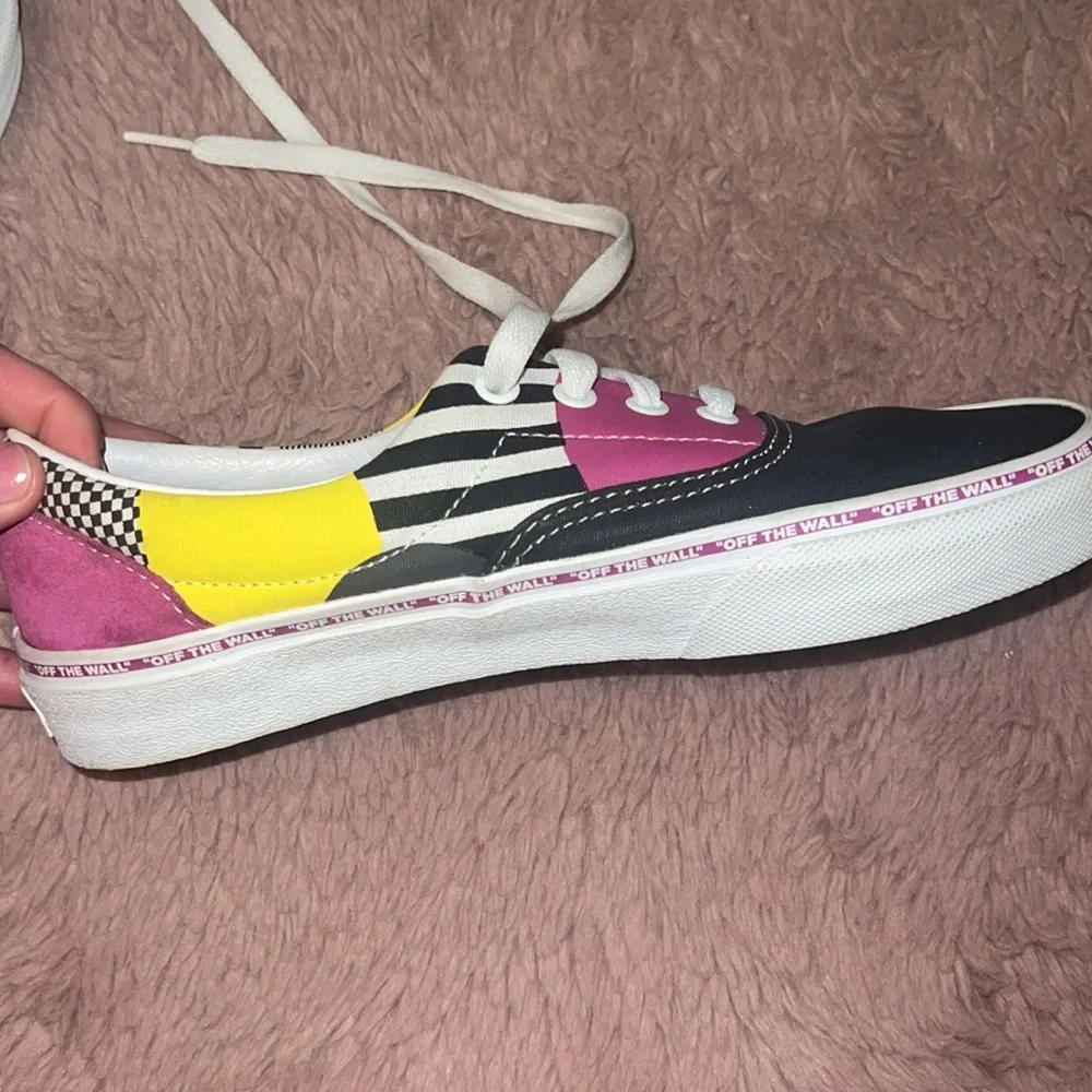 Vans - Picture 3 of 3